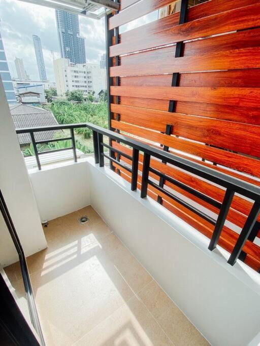 Gp House Apartment - Private Suite Room Sukhumvit 81 Bts Onnut Бангкок Экстерьер фото