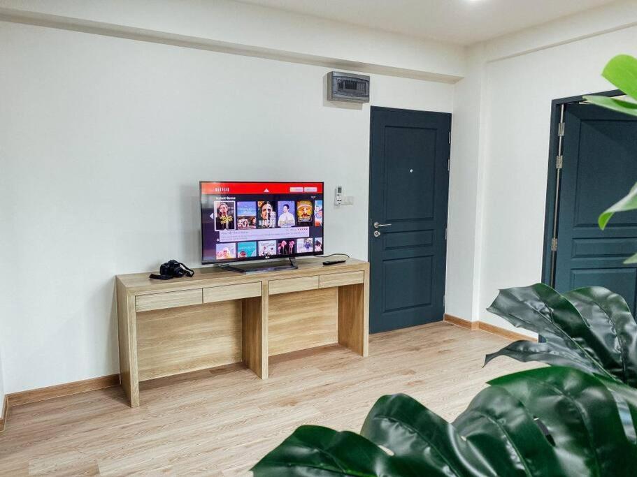 Gp House Apartment - Private Suite Room Sukhumvit 81 Bts Onnut Бангкок Экстерьер фото